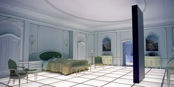 O monólito no quarto em 2001: Uma Odisséia no Espaço