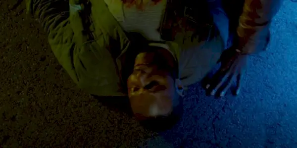 první čistka Lorenzo ležící mrtvý