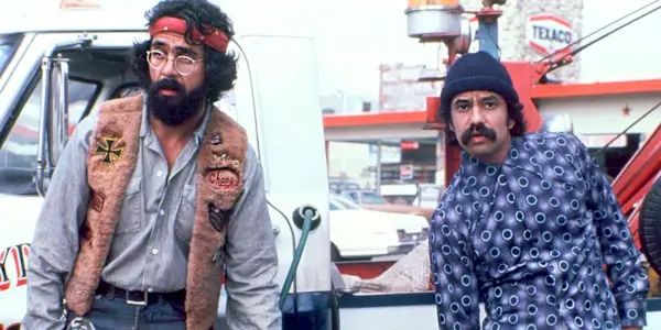 Cheech og Chong ser forvirrede ud i Cheech og Chong