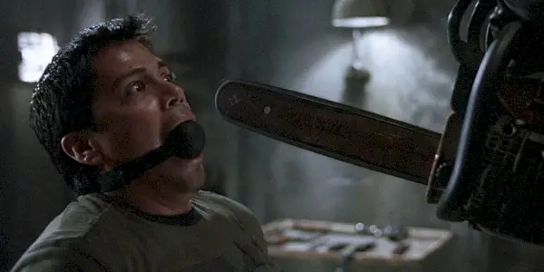 Hostel - Jay Hernandez og motorsav
