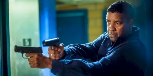 Denzel Washington sostiene armas en el ecualizador 2