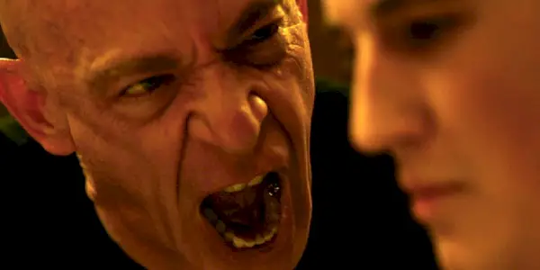 Fletcher (JK Simmons) urla ad Andrew in Whiplash