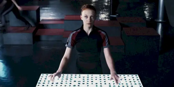 Foxface em um computador em Jogos Vorazes.