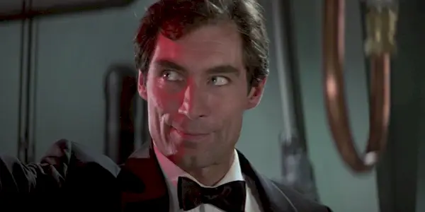 Timothy Dalton i smoking i The Living Daylights