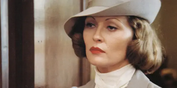 Evelyn sembra stoica a Chinatown
