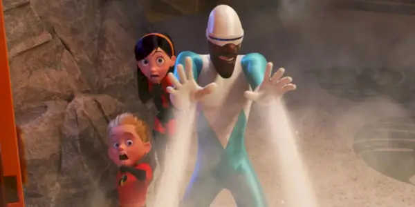 Frozone protegge Dash e Violet in Gli Incredibili 2