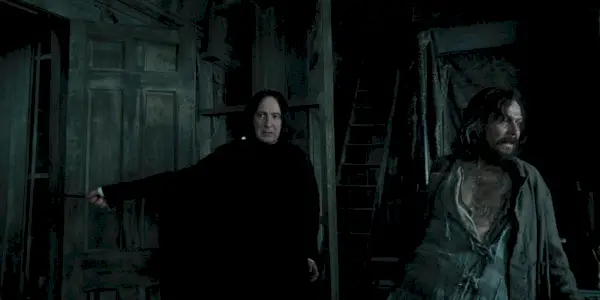 『ハリー・ポッターとアズカバンの囚人』の叫び小屋でシリウスとルパンと対峙するスネイプ役のアラン・リックマン