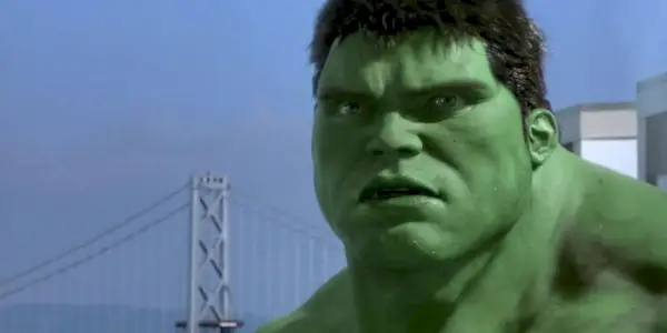 Hulk (Eric Bana) w Ang Lee wygląda spokojnie