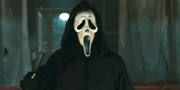 Ghostface med en kniv i Scream 6