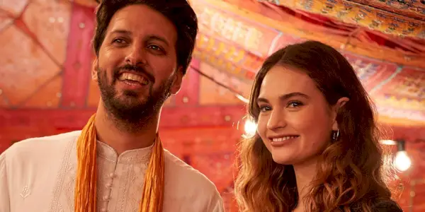 Shazad Latif i Lily James w filmie „Co”.