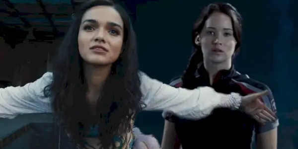 Fanoušci Hunger Games reagují na Baladu o pěvcích a hadech Rachel Zegler Lucy Grey Baird Katniss Parallel