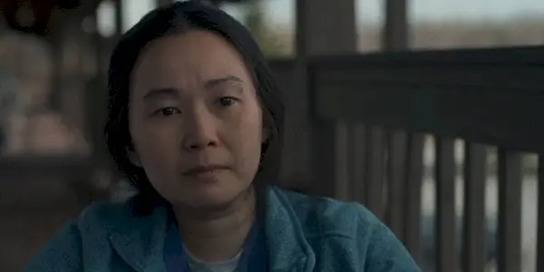 Hong Chau sembra triste in La balena