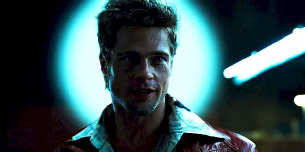 Tyler Durdenin pred reflektormi vo Fight Clube