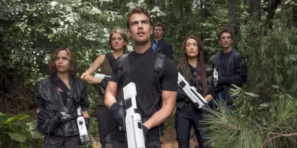 Allegiant - Zoë Kravitz, Shailene Woodley, Theo James, Ansel Elgort, Maggie Q et Miles Teller