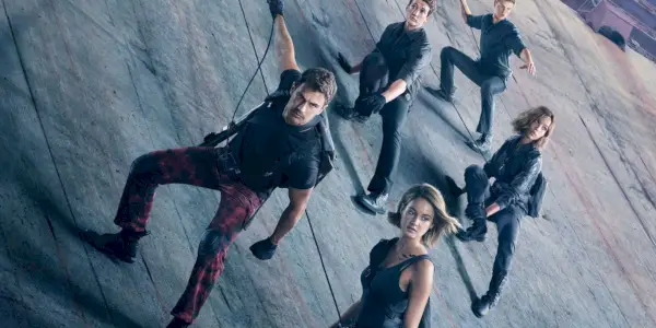 Le casting principal de l'affiche Allegiant de la série Divergente