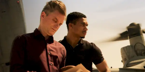 Jasper Briggs ser på et dokument i Mission: Impossible Dead Reckoning Part One