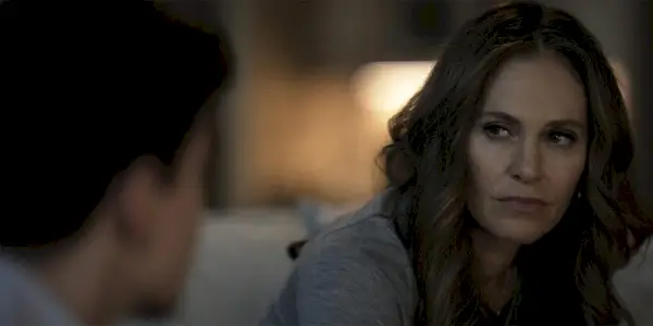 řekni mi svá tajemství - amy Brenneman
