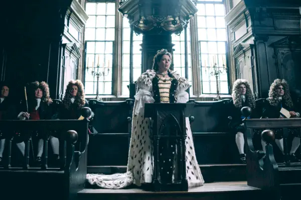 Olivia Colman jako královna Anne v The Favorite