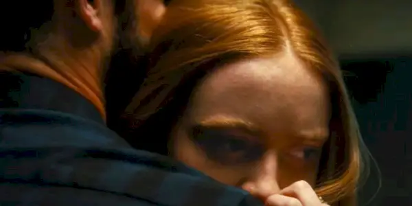 Un primo piano di Sadie Sink e Dylan O