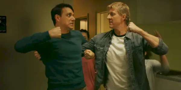 William Zabka ako Johnny Lawrence a Ralph Macchio ako Daniel LaRusso v 2. sezóne Cobra Kai