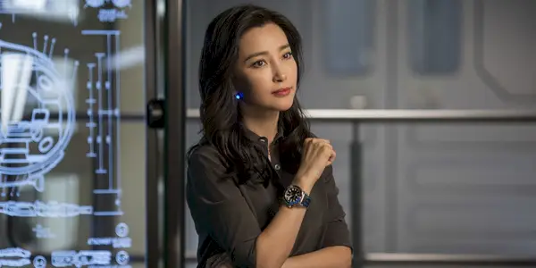 Li Bingbing giver en presnetation i The Meg.