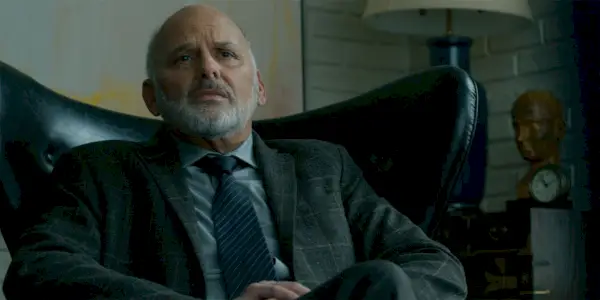 Kurt Fuller jako Doktor Boggs w trzecim sezonie „Zła”.
