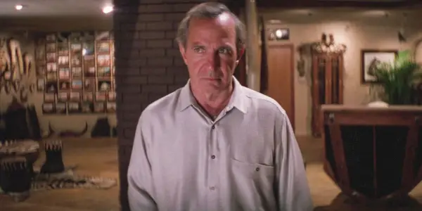 Road House 1989 Wesley procurando por Dalton