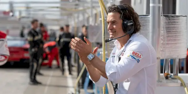 Orlando Bloom jako Danny Moore tleskal v Gran Turismo