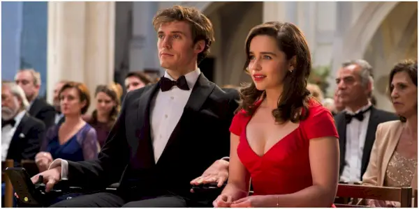 Sam Clafin og Emilia Clarke sitter i Me Before You