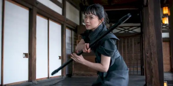 Haruka Abe ako Akiko bojujúca v Snake Eyes.