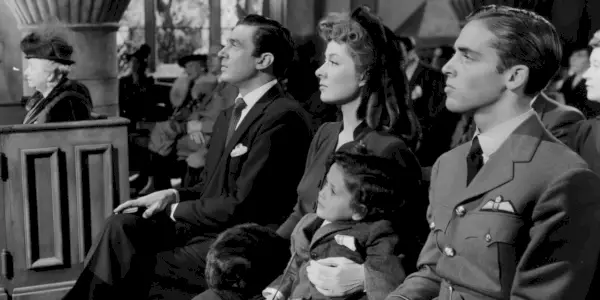 La signora Miniver e la famiglia in tribunale nella signora Miniver