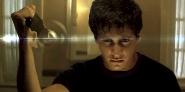 Donnie Darko drží nůž