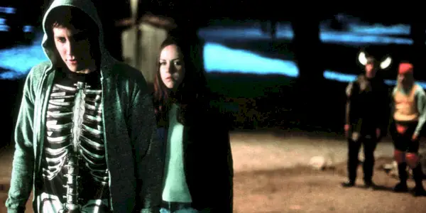 Grechen a Donnie Darko v kostýmu kostlivce v Donnie Darkovi