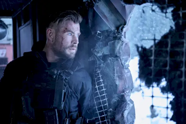 Chris Hemsworth, extracció 2