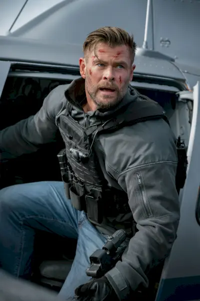 Chris Hemsworth, extracció 2