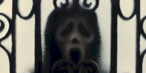 Ghostface v okně ve Scream VI