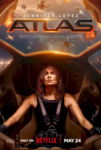Affiche du film Atlas montrant Jennifer Lopez regardant vers le ciel pilotant un vaisseau spatial