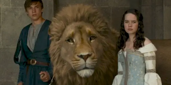 פיטר וסוזן עם אסלן ב-The Chronicles Of Narnia