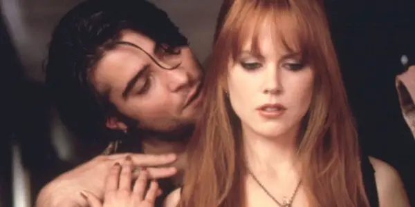 Jimmy kommer opp bak Gilly i Practical Magic