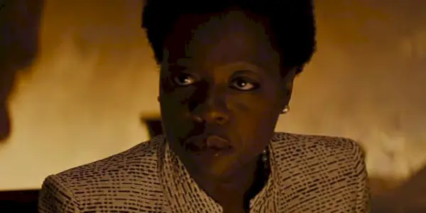 Amanda Waller ser lite imponert ut i Suicide Squad