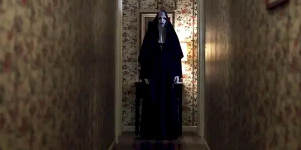 Valak dans une vision dans The Conjuring 2