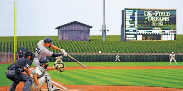 MLB på Field of Dreams stadion