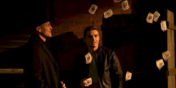 Woody Harrelson und Dave Franco machen Kartentricks in Now You See Me