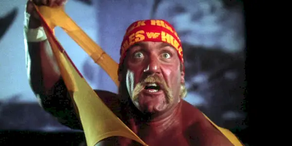 Hulk Hogan si ve hře Gremlins 2: The New Batch strhne tílko