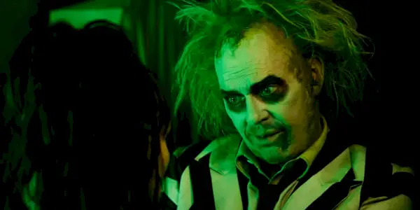 מייקל קיטון בתור Beetlejuice ב Beetlejuice Beetlejuice