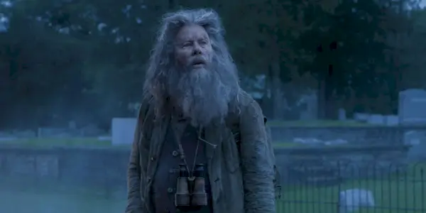 Tom espera em The Dead Don
