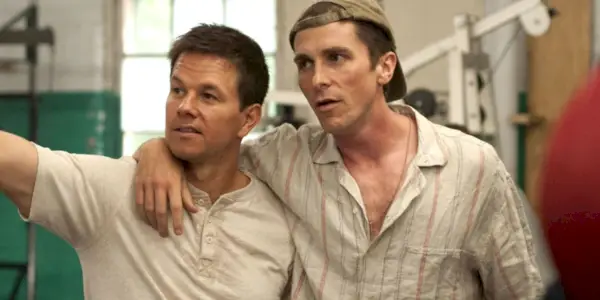 Dicky (Christian Bale) y Micky (Mark Wahlberg) en el gimnasio de The Fighter