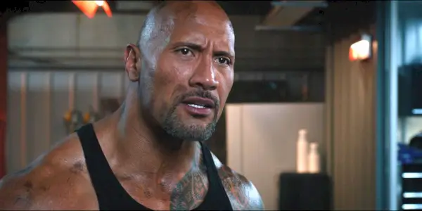 Dwayne Johnson jako Hobbs ve filmu The Fate of the Furious