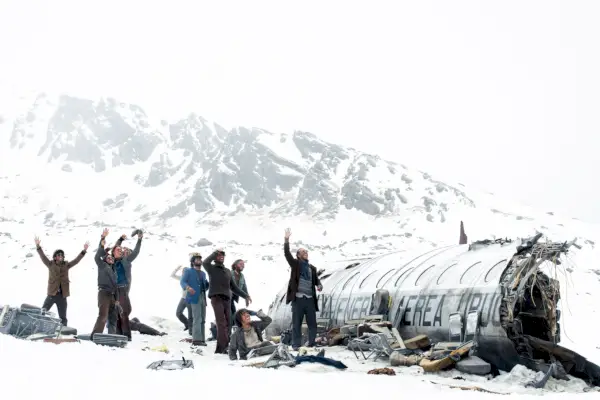 sopravvissuti all'incidente aereo nella società del film sulla neve