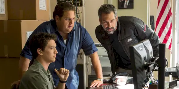 Todd Phillips reżyseruje Milesa Tellera i Jonaha Hilla w War Dogs.